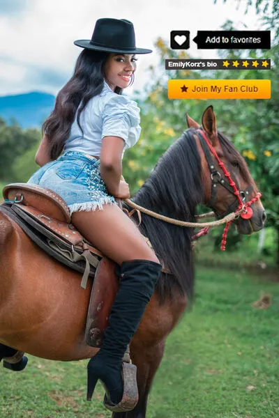 Live sex webcam photo for EmilyKorz #290158089