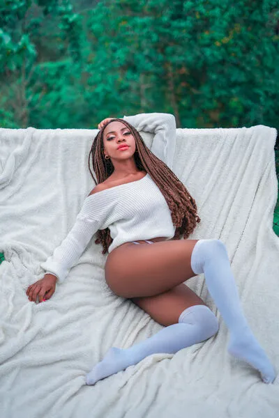 Live sex webcam photo for EmilyKorz #290158095