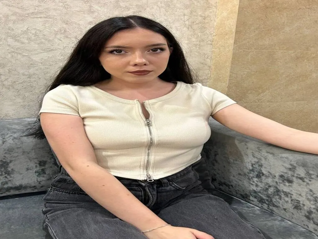 Live sex webcam photo for EmilyaWallsh