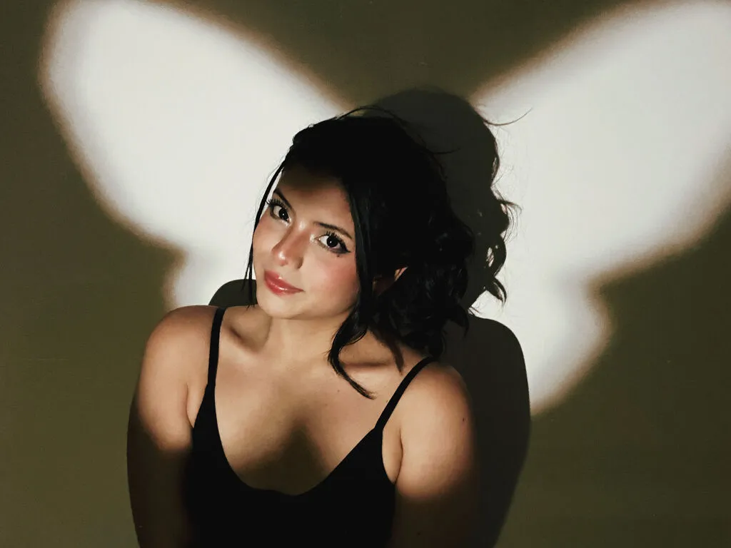Live sex webcam photo for EmmaCorrin #276756809