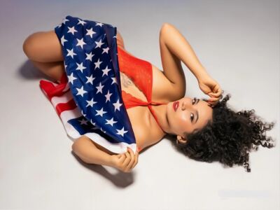 Live sex webcam photo for EmmaLower #290122186