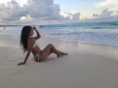 Live sex webcam photo for EmmaLower #290122217