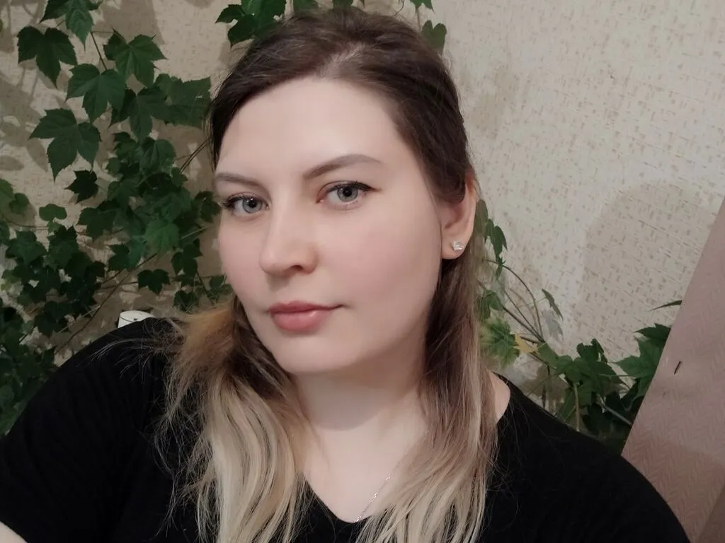 Live sex webcam photo for EmmaMacduff #276155406