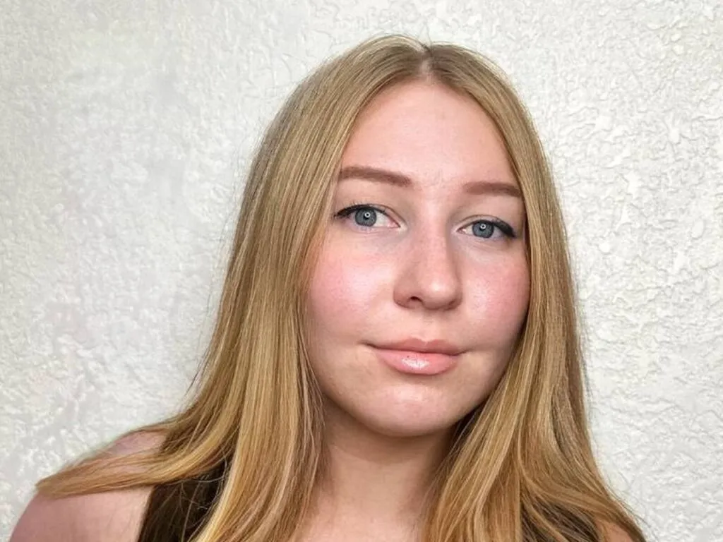 Live sex webcam photo for EmmaVincet #278279470