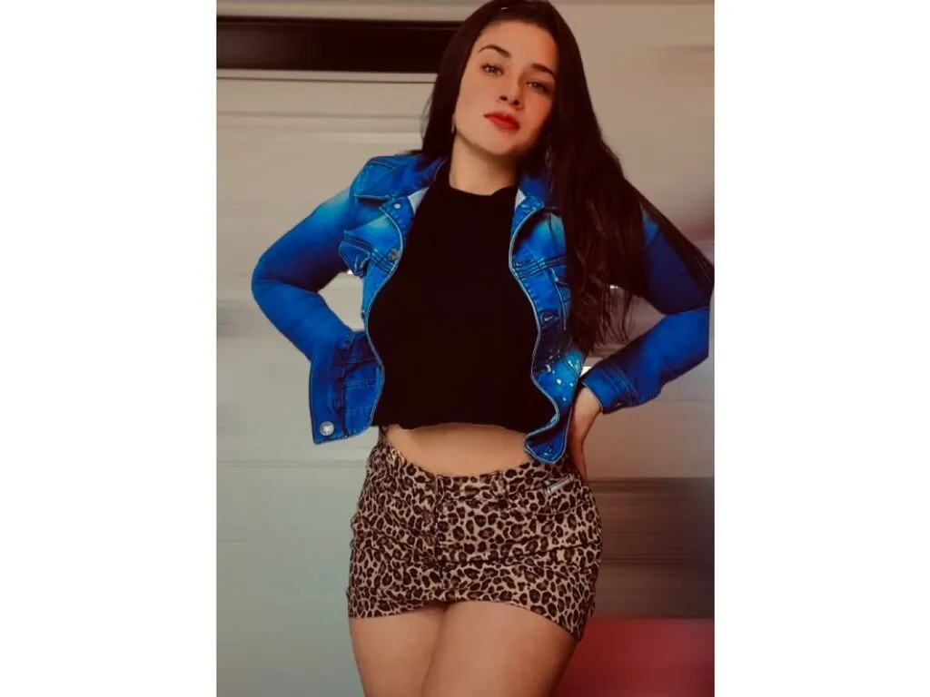 Live sex webcam photo for EmmyRossii #276719860