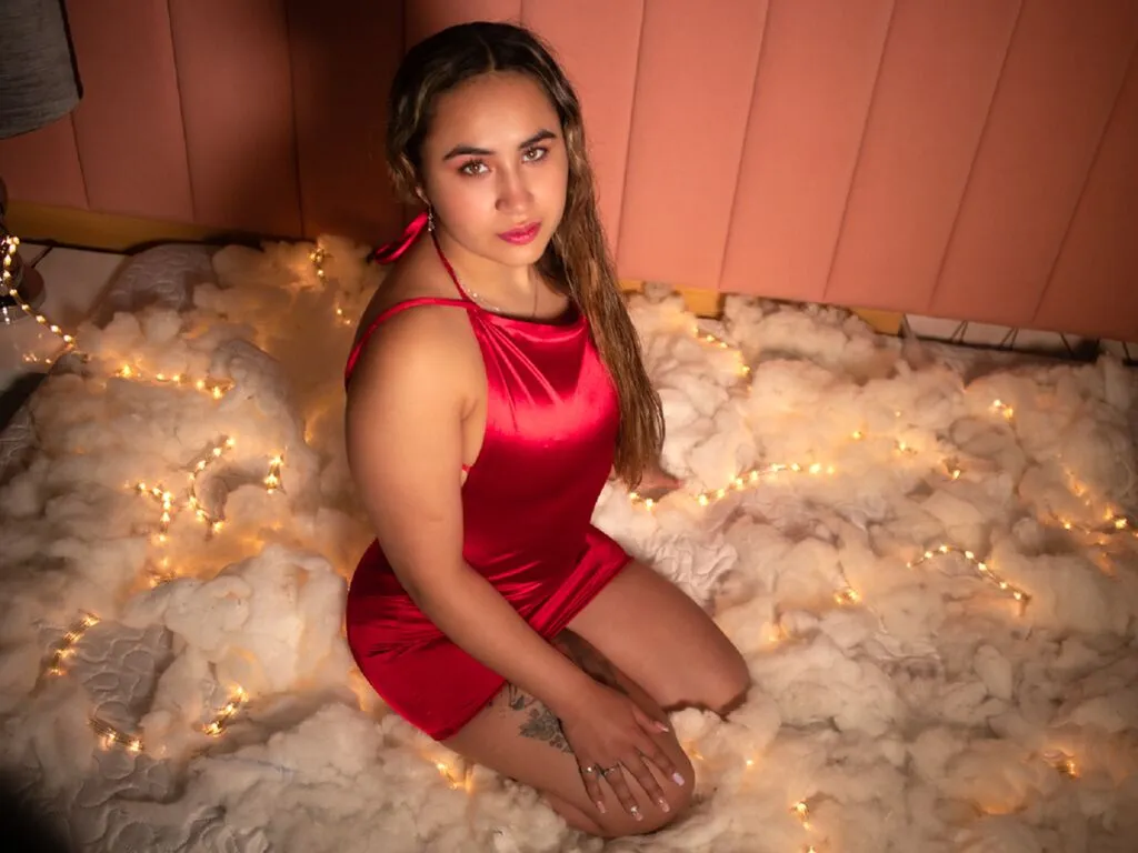 Live sex webcam photo for EnnaSmith #276271603