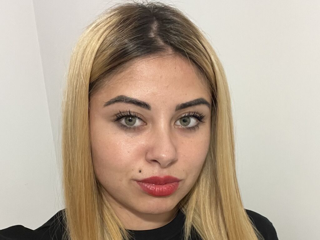 Live sex webcam photo for ErikaPettite #278104003