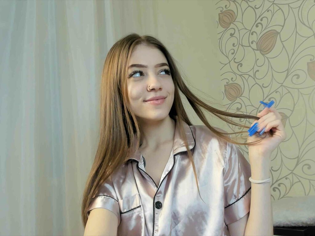 Live sex webcam photo for ErlinaBrunger #277448818