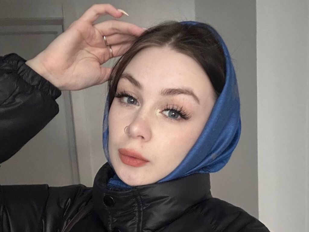 Live sex webcam photo for EsmaFaro #277719786