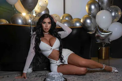 Live sex webcam photo for EstefaniaBrown #290160264