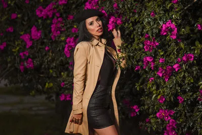 Live sex webcam photo for EstefaniaBrown #290160653