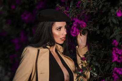 Live sex webcam photo for EstefaniaBrown #290160654