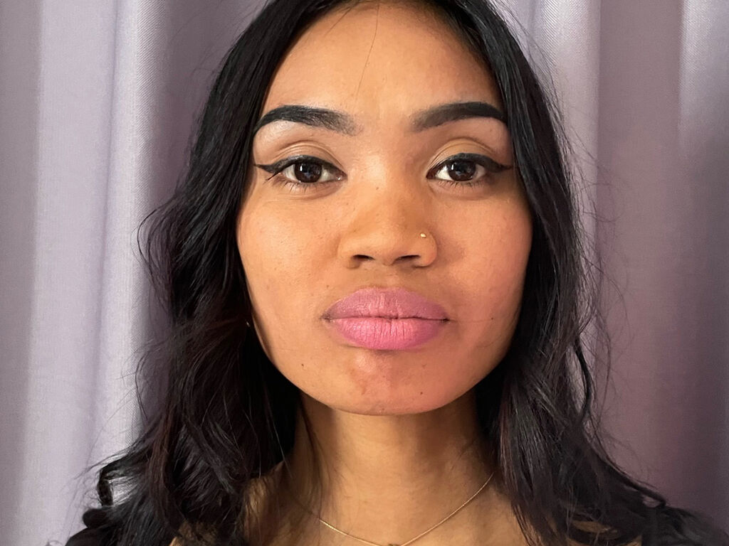 Live sex webcam photo for EstelleGauthier #277753140