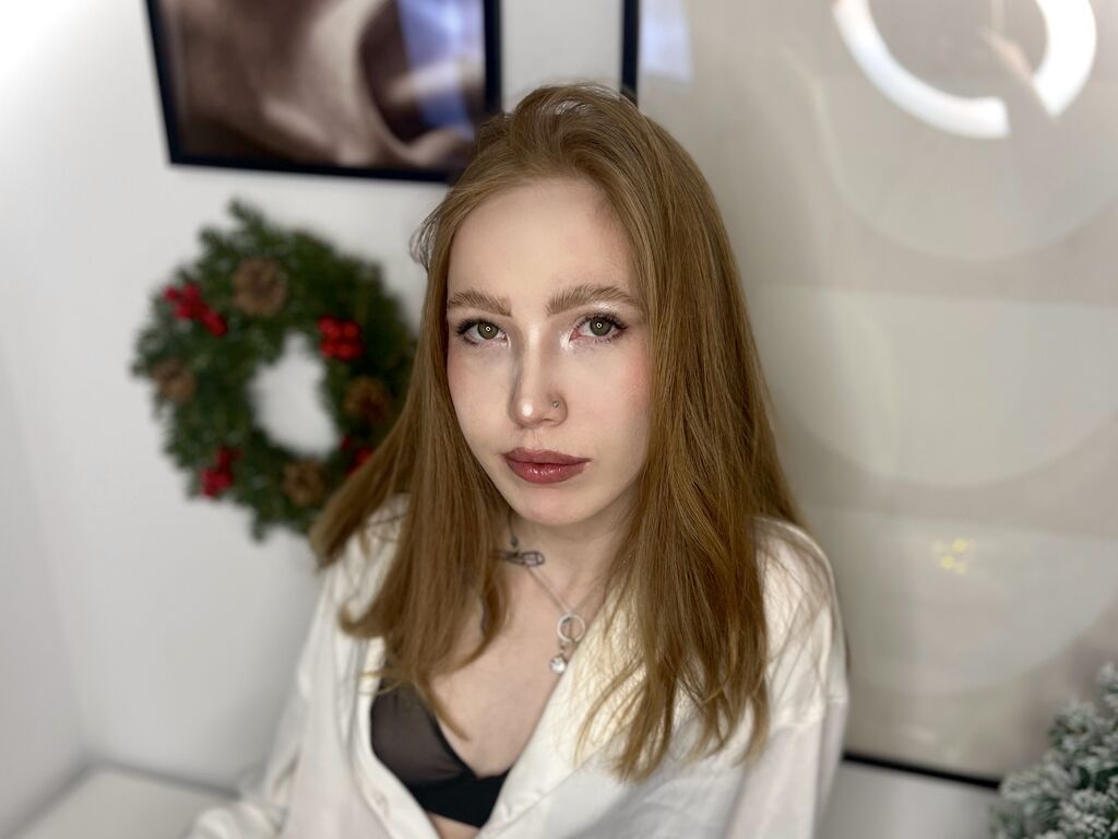 Live sex webcam photo for EsterElans #277921942