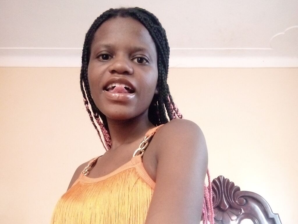 Live sex webcam photo for EstherMartinez #277028755