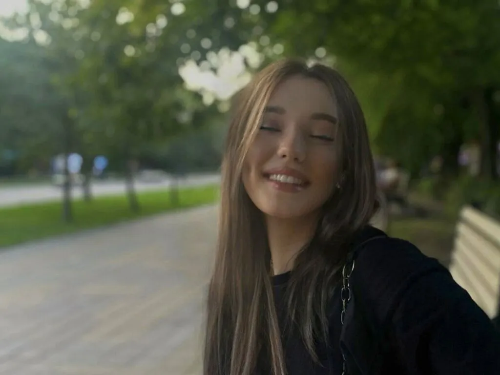 Live sex webcam photo for EugeniaDowlen #277564972