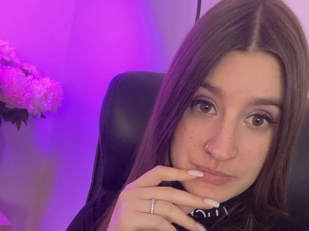 Live sex webcam photo for EvaBrocy #277123752