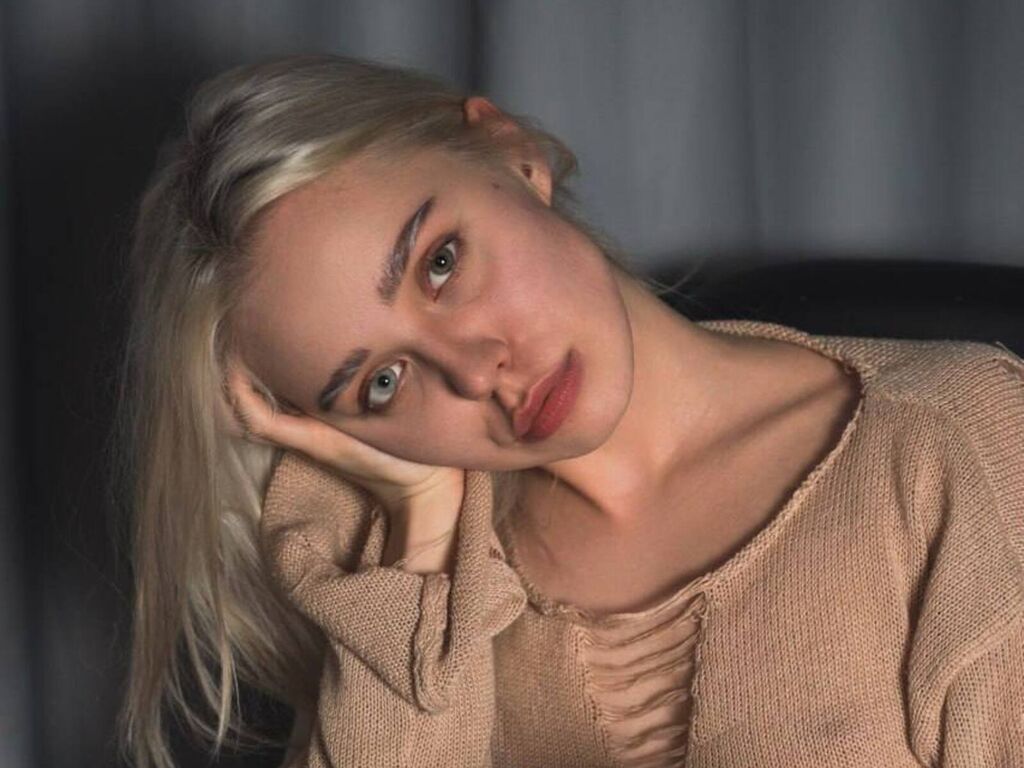 Live sex webcam photo for EvaFeya #278259207