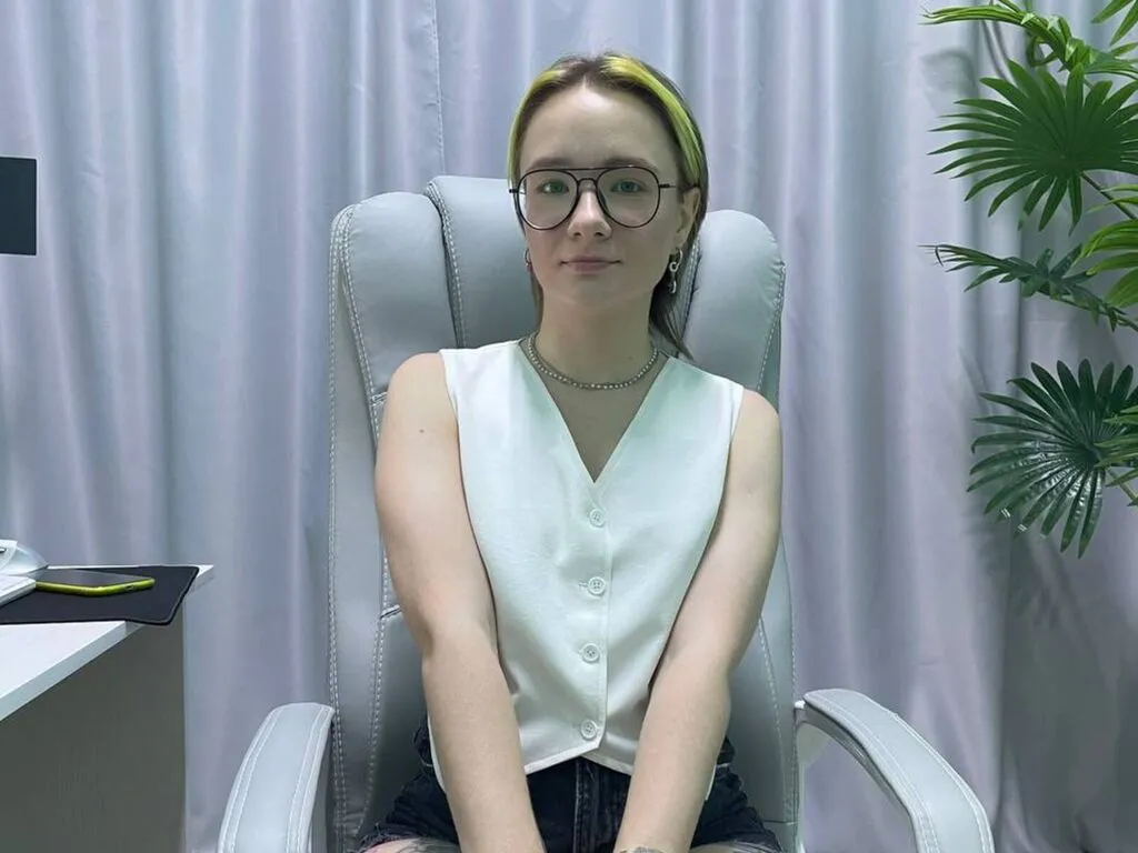 Live sex webcam photo for EvaKin #278279459