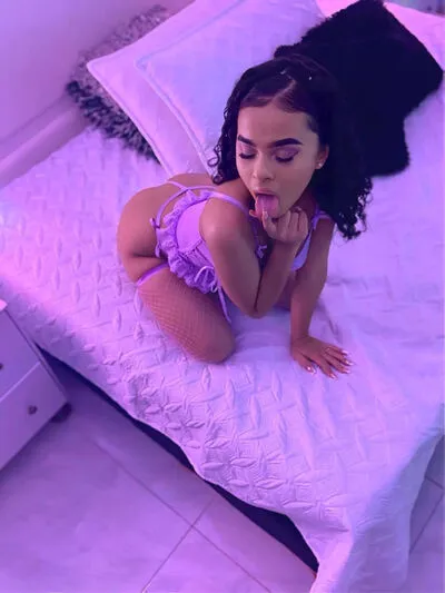 Live sex webcam photo for EvaPantoja #290192277