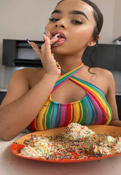 Live sex webcam photo for EvaPantoja #290192278