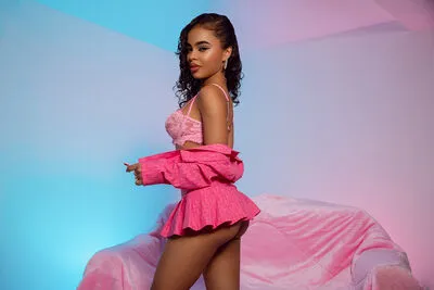 Live sex webcam photo for EvaPantoja #290192282