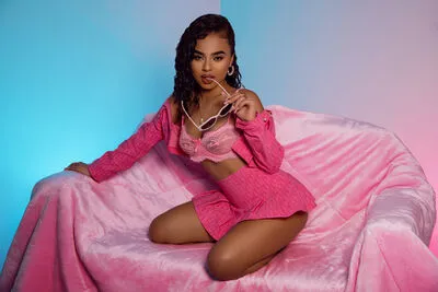 Live sex webcam photo for EvaPantoja #290192283