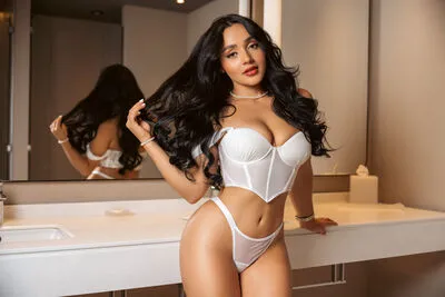 Live sex webcam photo for FabianaLima #290123344