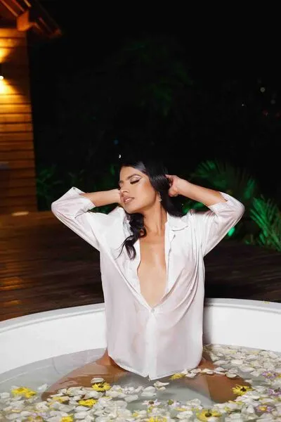 Live sex webcam photo for FernandaGreco #290158410