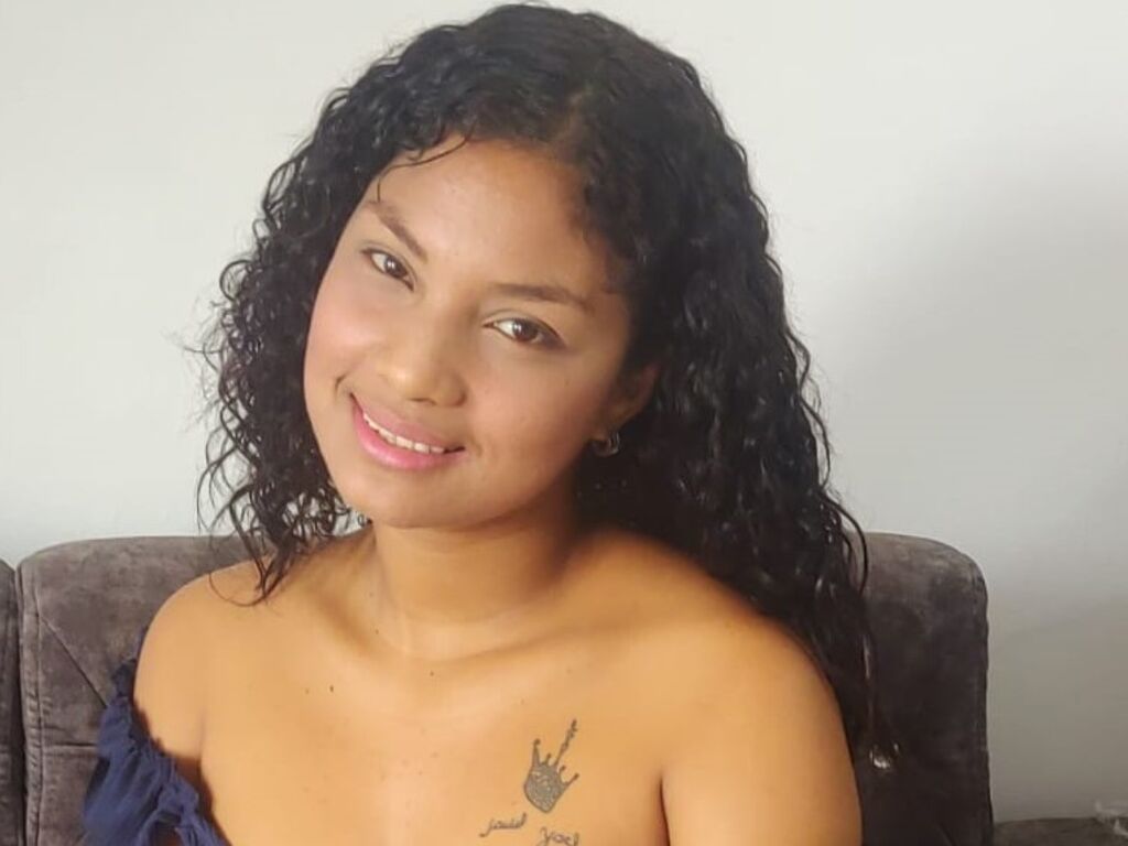 Live sex webcam photo for GabrielaBotero #275895014