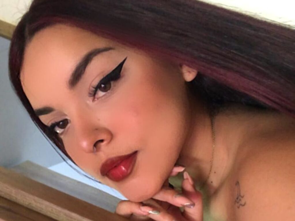 Live sex webcam photo for GabrielaCardona #277687587