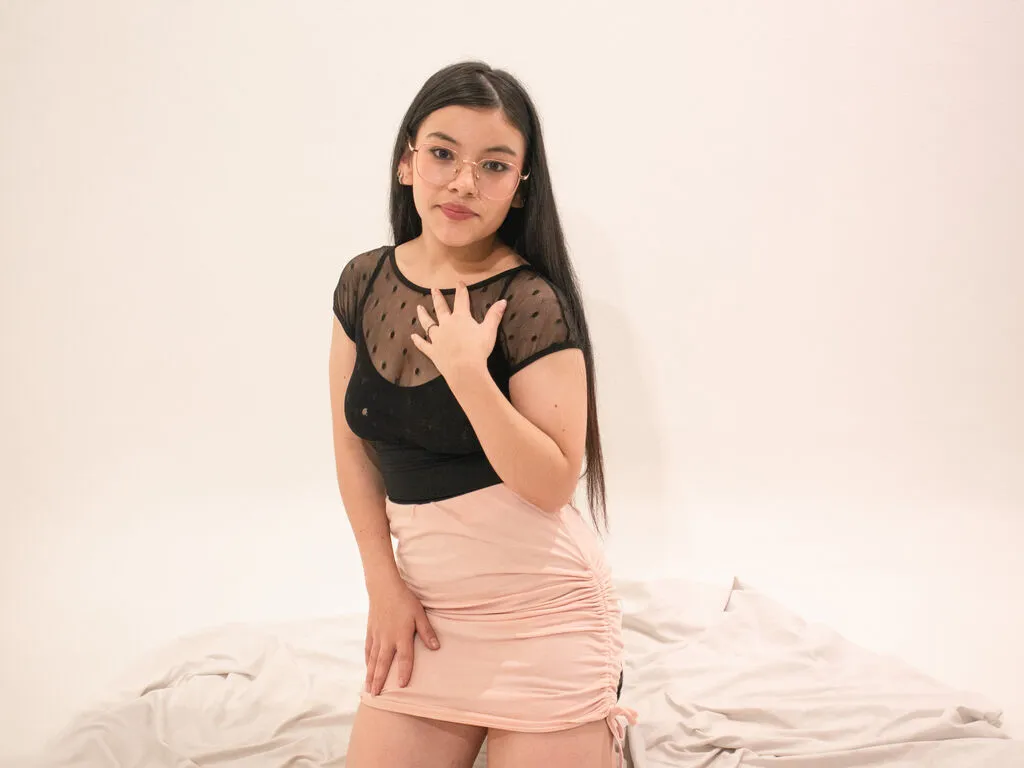 Live sex webcam photo for GabyGolden #276459987