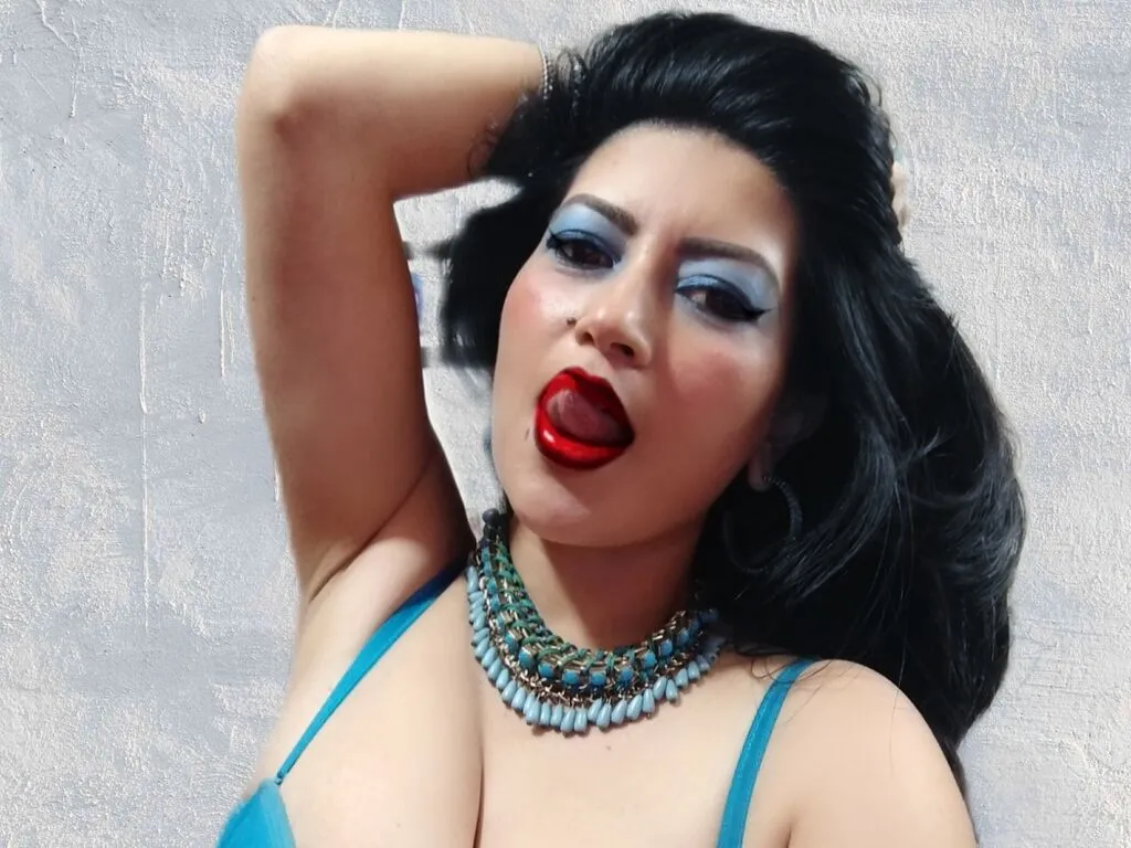 Live sex webcam photo for GabyMiu #277074768