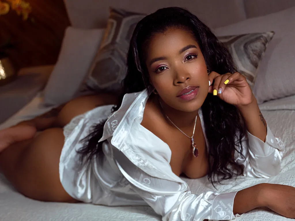 Live sex webcam photo for GabyRein #277568573