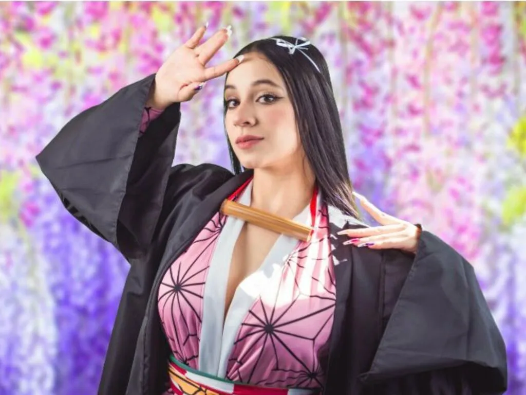 Live sex webcam photo for GabyWayn #276346044