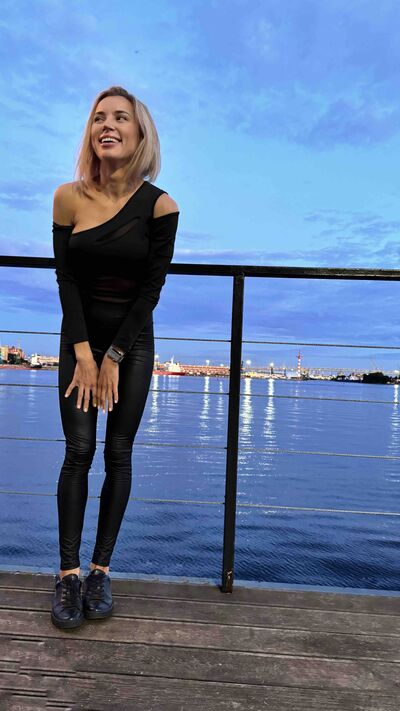 Live sex webcam photo for GiaBombero #290168750