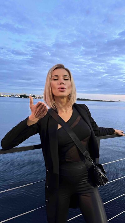 Live sex webcam photo for GiaBombero #290168752