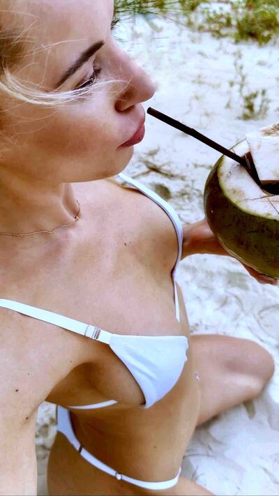 Live sex webcam photo for GiaBombero #290168759