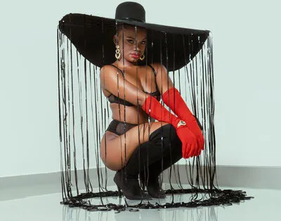 Live sex webcam photo for GiselleMina #290127584