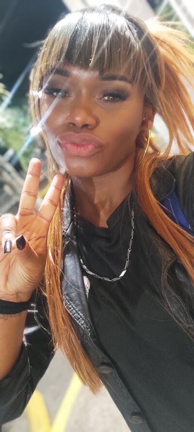 Live sex webcam photo for GiselleMina #290127623