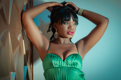 Live sex webcam photo for GiselleMina #290127631