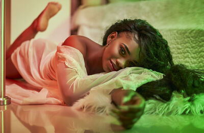 Live sex webcam photo for GiselleMina #290127702