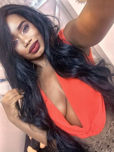 Live sex webcam photo for GiselleMina #290127749