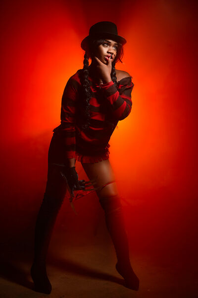 Live sex webcam photo for GiselleMina #290127754