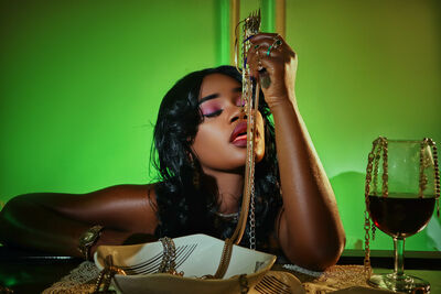 Live sex webcam photo for GiselleMina #290127761