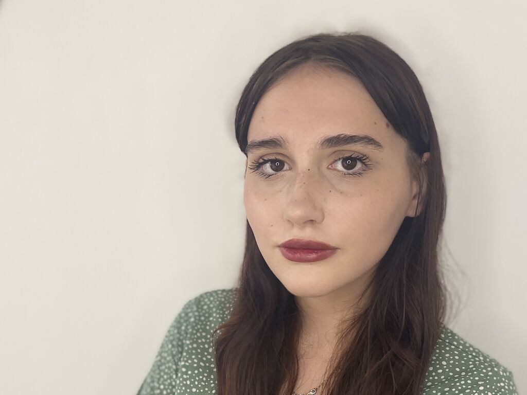 Live sex webcam photo for GladysBach #276274159