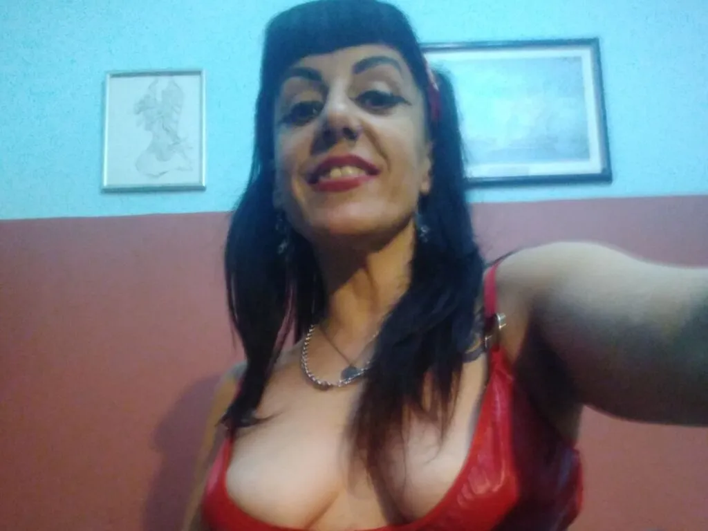 Live sex webcam photo for GretaCore #277809693