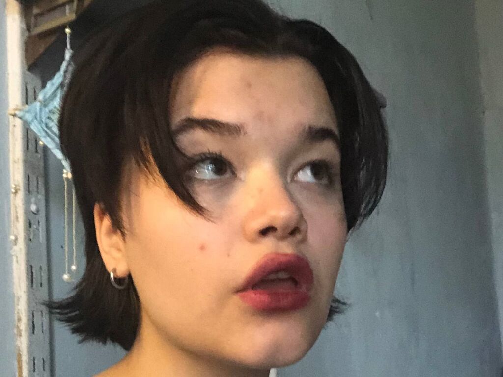 Live sex webcam photo for HalleLay #276622664