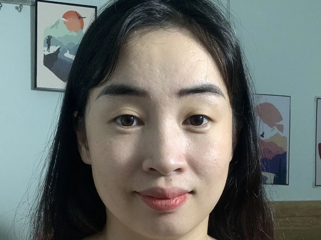 Live sex webcam photo for HamiSiro #275856751