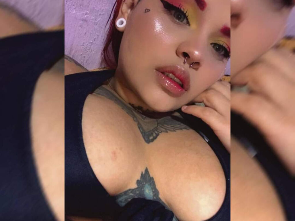 Live sex webcam photo for HanaScarlet #275763642